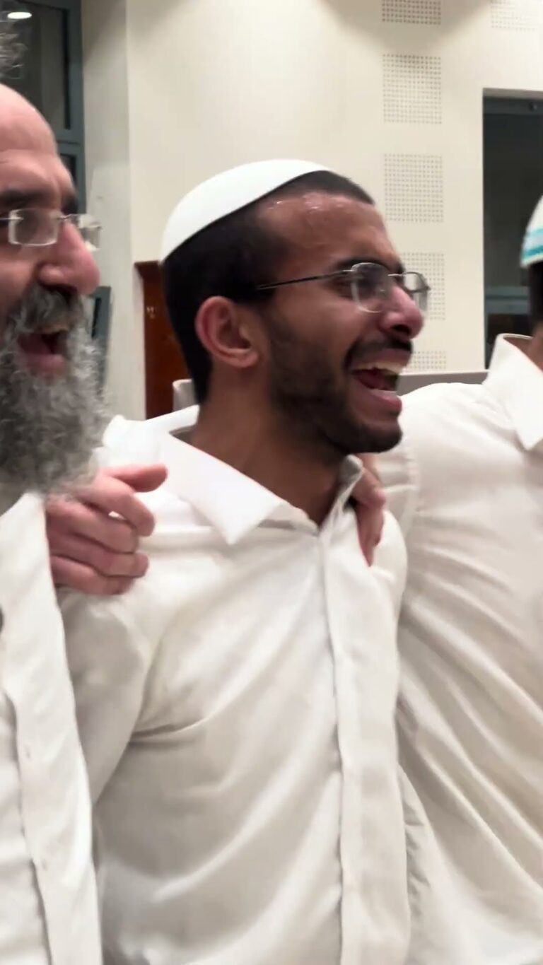 פיקודי ה׳ ישרים - הקפות שניות שמחת תורה